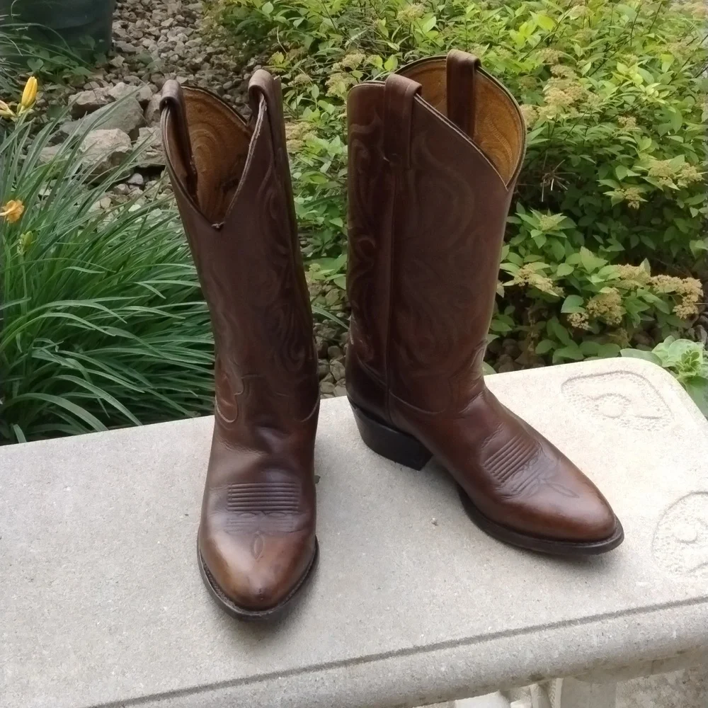Mens Tony Lama Western boot, size 8.5 D